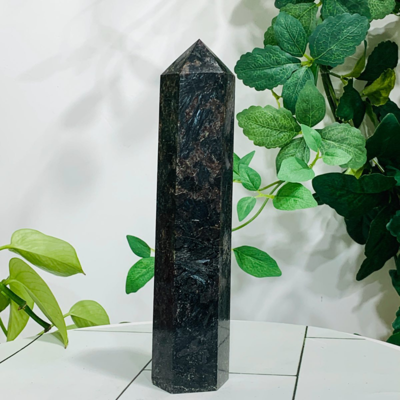 712g Natural Firework Stone Quartz Obelisk Crystal Wand Point Tower Healing
