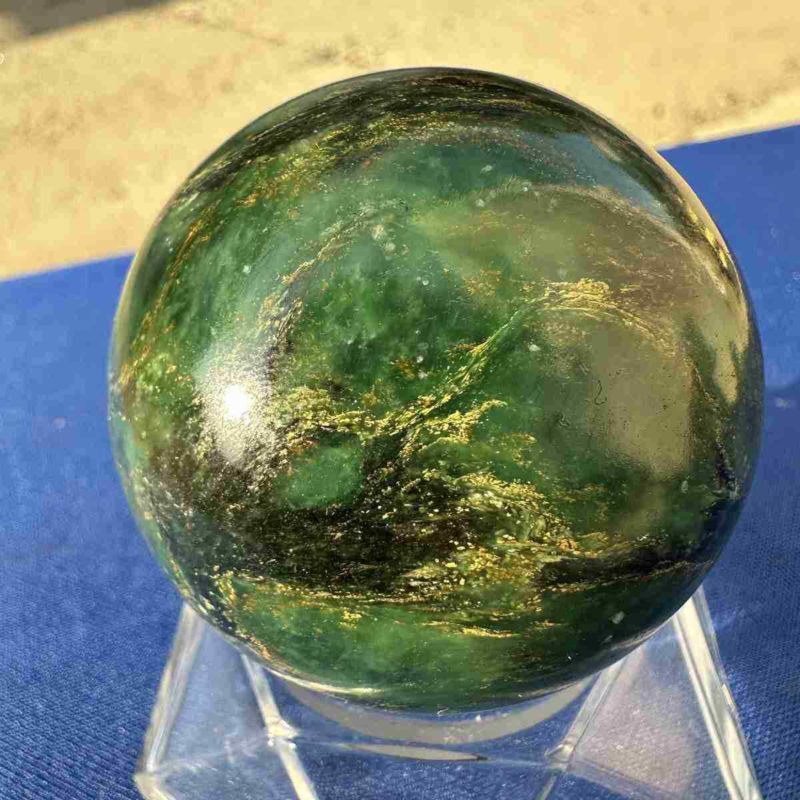 250g Natural Emerald Sphere Quartz Crystal Energy polished ball mineral Healing