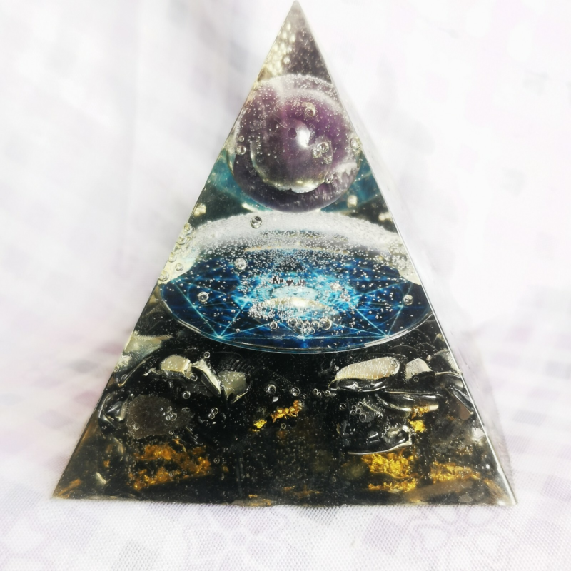 110G Crystal Energy Pyramid Meditation Healing