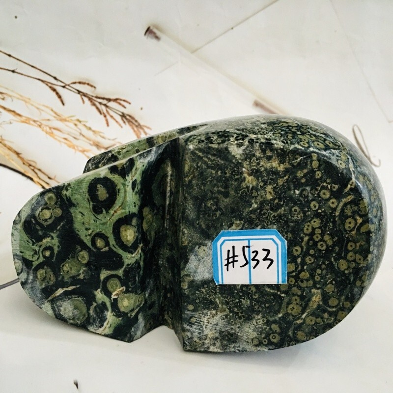 1.72kg kambaba stone skull home Decorative products crystal