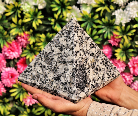 170 MM Natural Diorite Rock Stone Healing Power Chakra Reiki Aura Spirit Pyramid