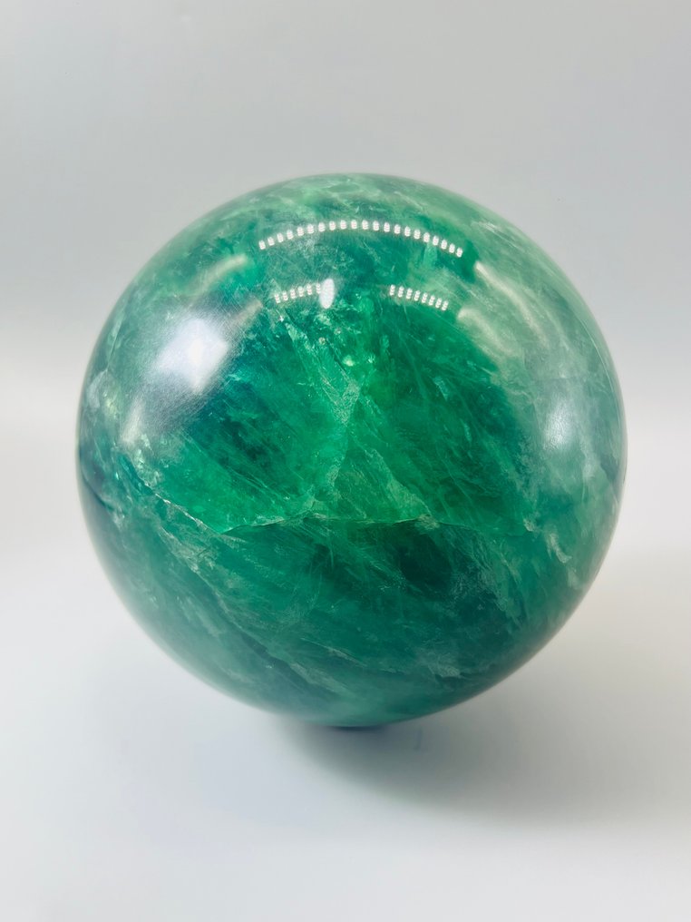 Fluorites - Emerald Green Sphere - AAA Quality -Natural Stone - Healing Stone - Ø150mm- - Height: 150 mm - Width: 150 mm- 5000 g
