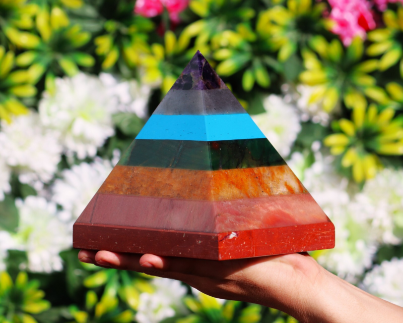14CM Natural Seven Chakra Aura Healing Power Reiki Spirit Energy Stone Pyramid