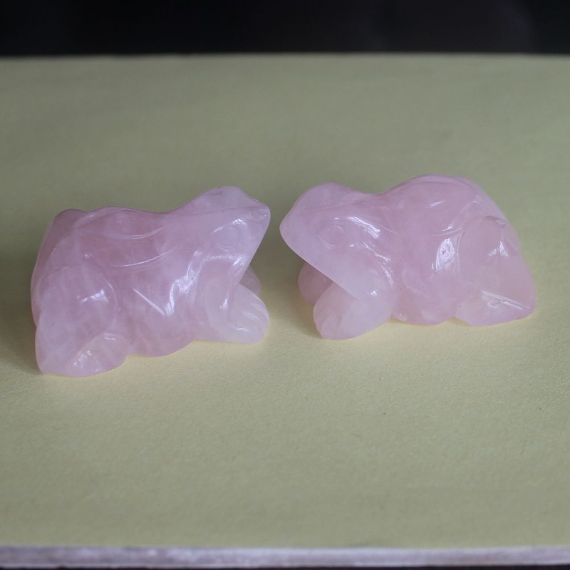 Carved gemstone crystal rose quartz frog figurine animal carving decor 1.5''