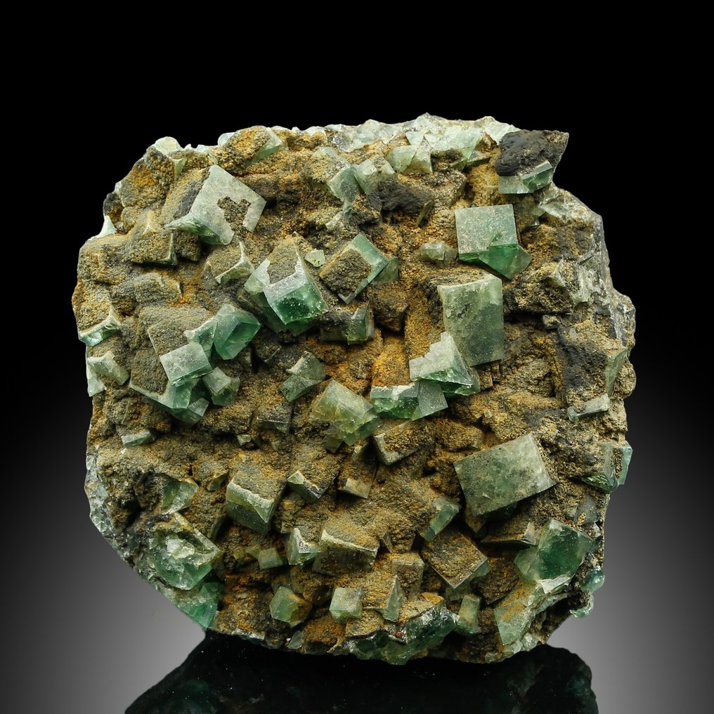 High Quality! UV Fluorite Crystals - Height: 8.8 cm - Width: 7.1 cm- 147 g