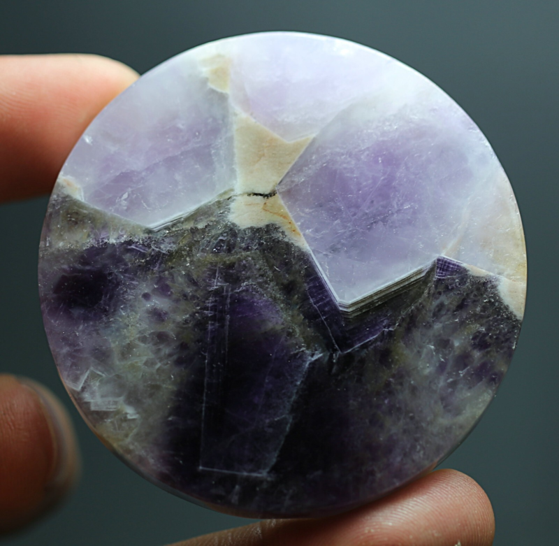 224.9Ct 100% Natural Purple Crystal Amethyst "pyramid" Quartz Pendant Polished