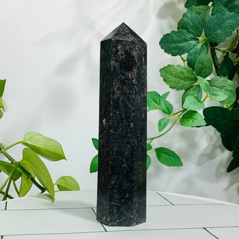 712g Natural Firework Stone Quartz Obelisk Crystal Wand Point Tower Healing