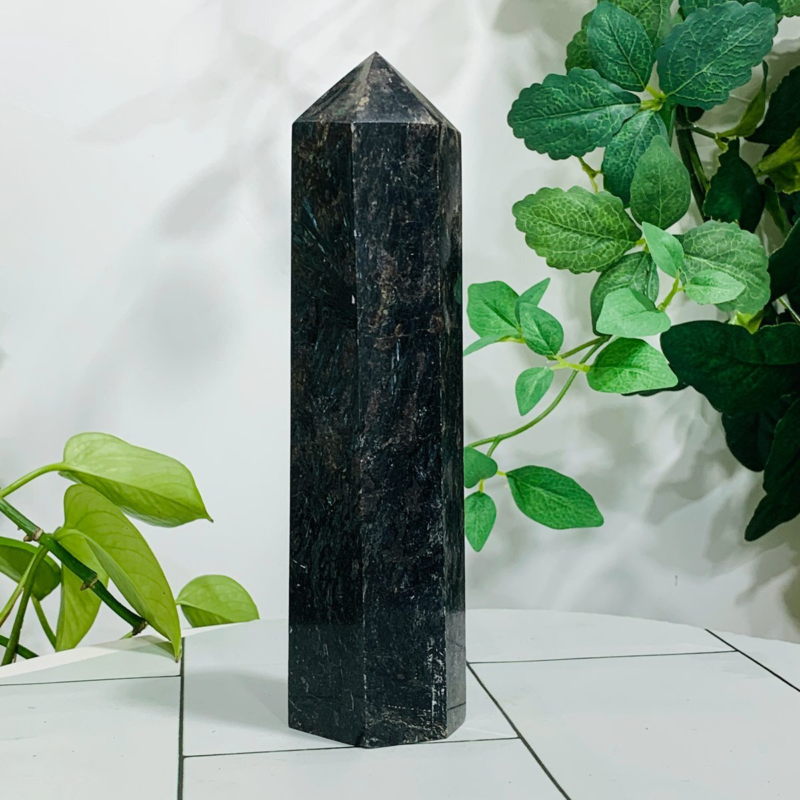 838g Natural Firework Stone Quartz Obelisk Crystal Wand Point Tower Healing