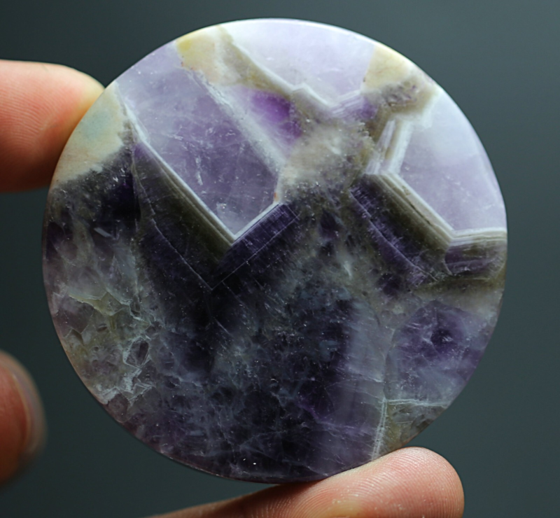 224.9Ct 100% Natural Purple Crystal Amethyst "pyramid" Quartz Pendant Polished