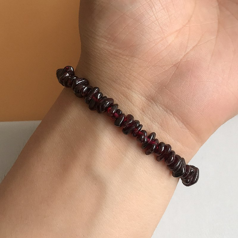 Natural Red Garnet Quartz Crystal Chakra Chip Stone Stretch Bracelet Reiki Gift