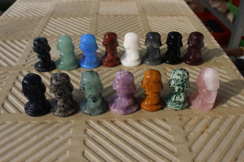 15pcs 4cm  Natural many kinds of materials carved Darth Vader