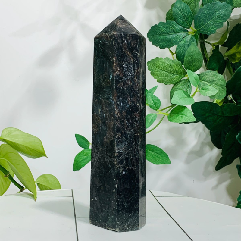 838g Natural Firework Stone Quartz Obelisk Crystal Wand Point Tower Healing