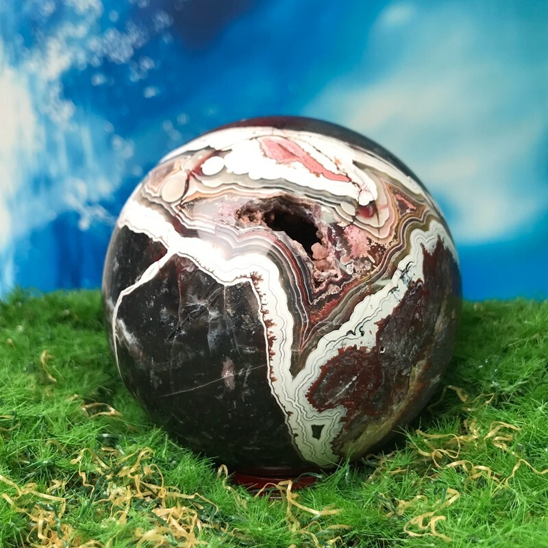 365G Natural Mexican Quartz Ball Crystal Ball Mineral Specimen Repair