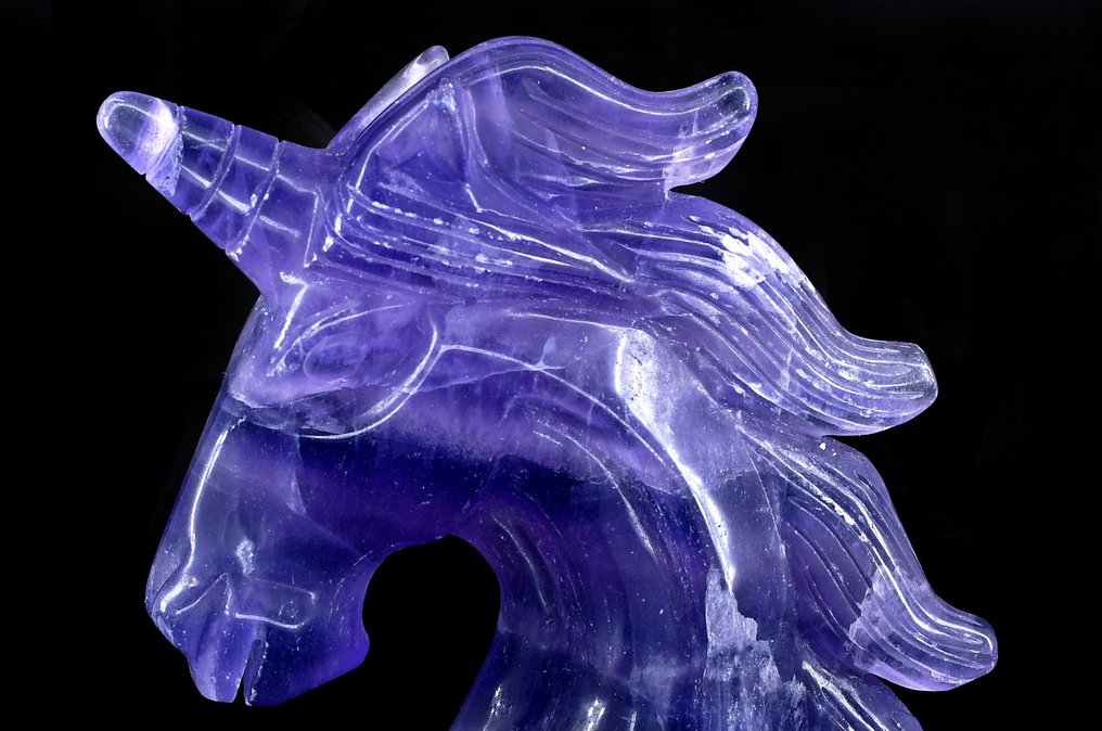 High quality purple and blue Fluorite unicorn - Height: 10.9 cm - Width: 9.9 cm- 390 g