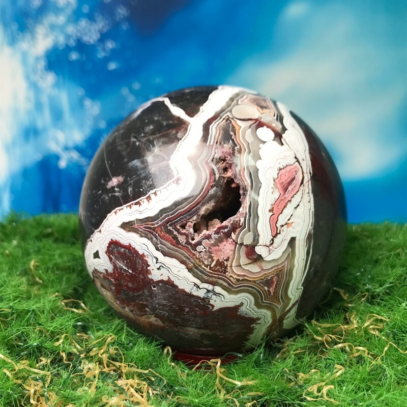 365G Natural Mexican Quartz Ball Crystal Ball Mineral Specimen Repair