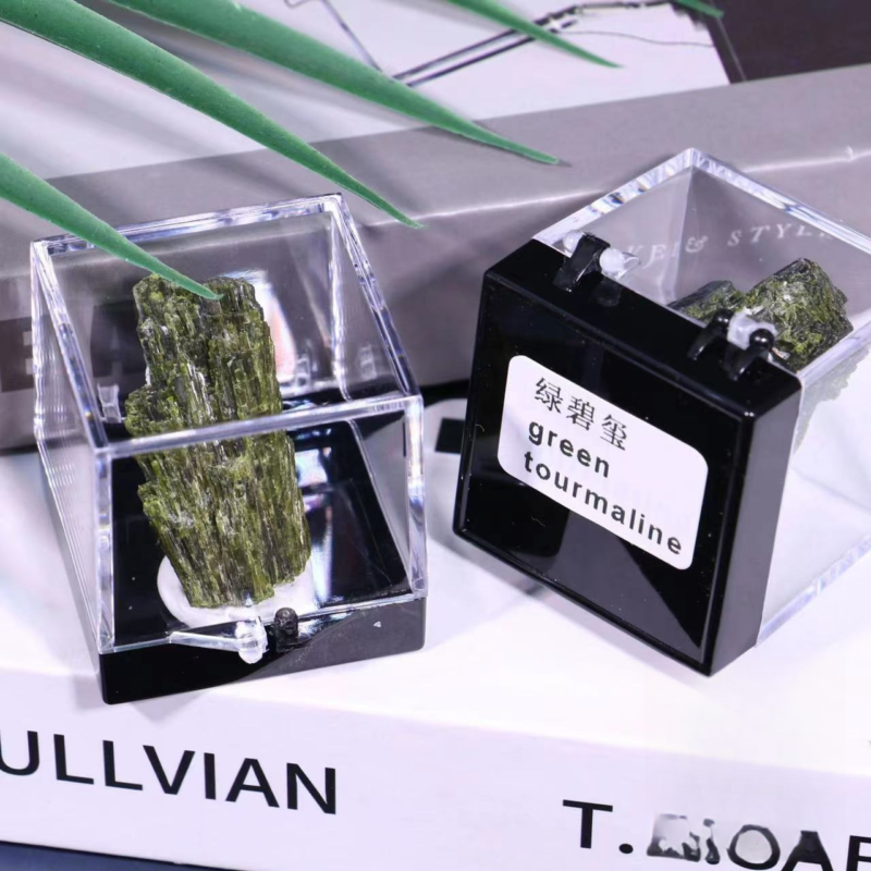 Natural ore crystal mineral raw stone geological science specimen collections