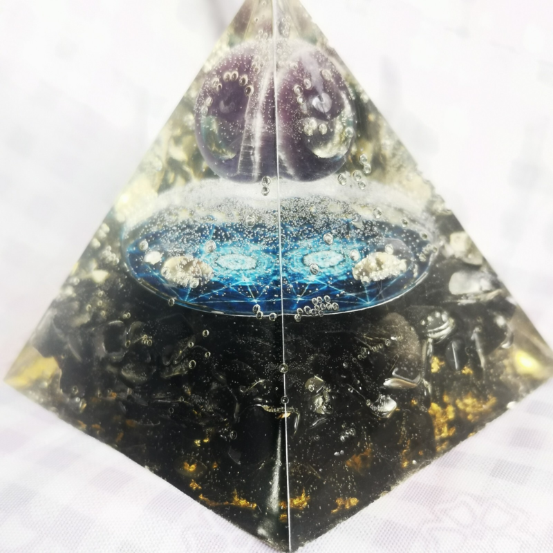 110G Crystal Energy Pyramid Meditation Healing