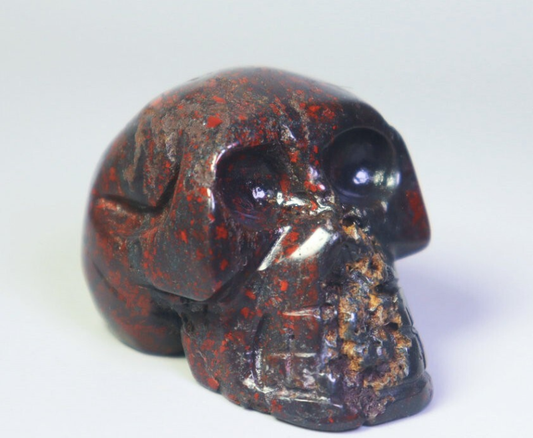 Natural Red Flower Fort Quartz Crystal Palm Stone Carved Skull Healing - China