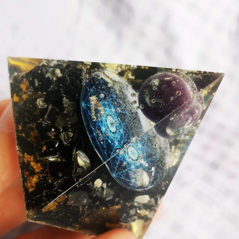 110G Crystal Energy Pyramid Meditation Healing