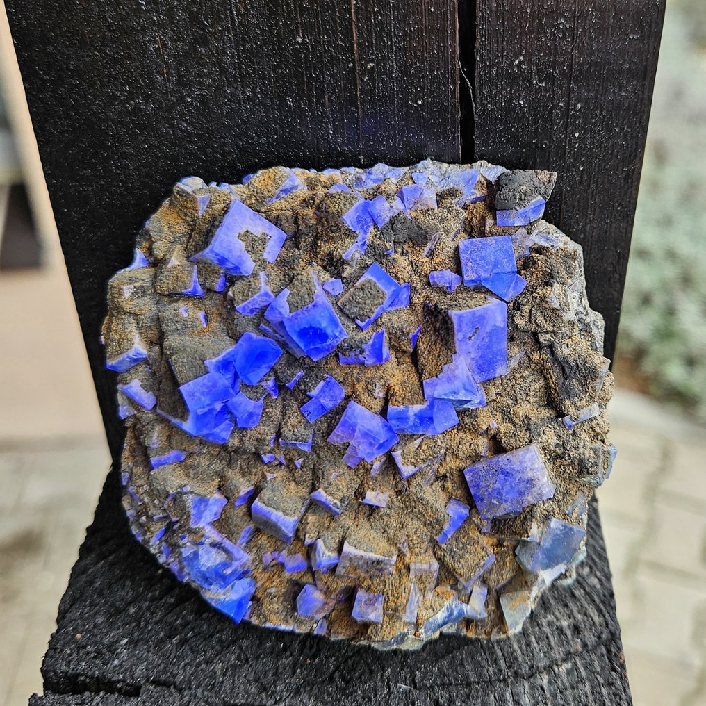 High Quality! UV Fluorite Crystals - Height: 8.8 cm - Width: 7.1 cm- 147 g