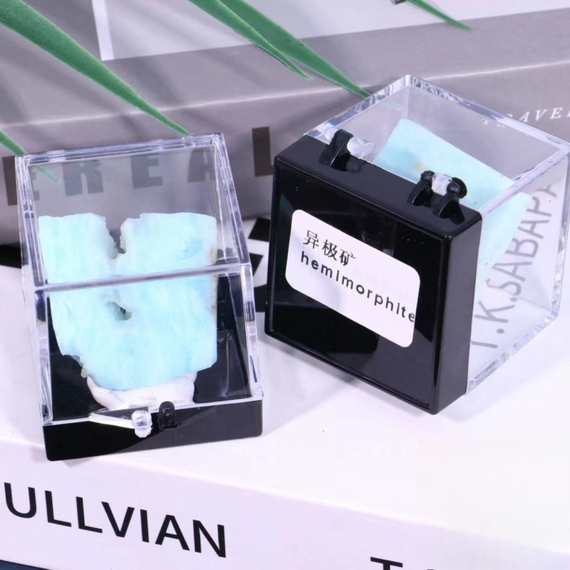 Natural ore  crystal  mineral raw stone geological science  specimen collections