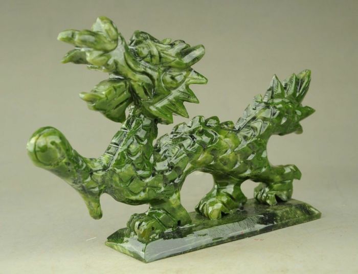1pc  100% Exquisite natural jade Handmade hand-carved dragon statues Crystal
