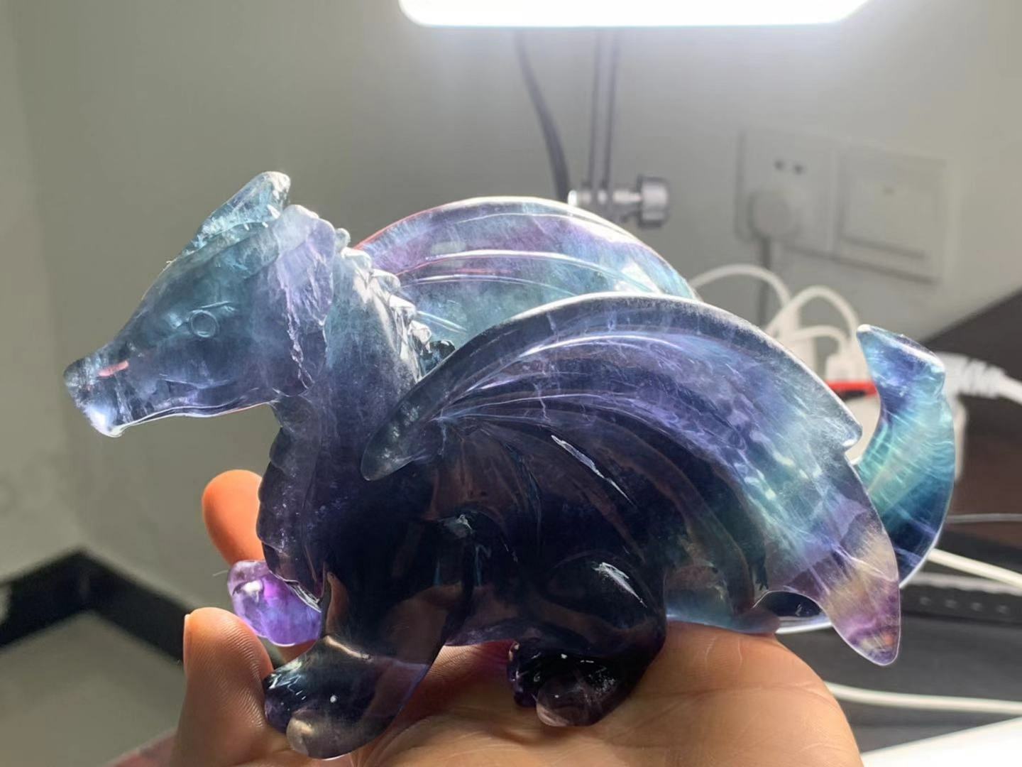 Vibrante XL Dragón de Cristal de Fluorita Púrpura - Dragón de Cristal, Talla de Dragón, Criatura Mítica