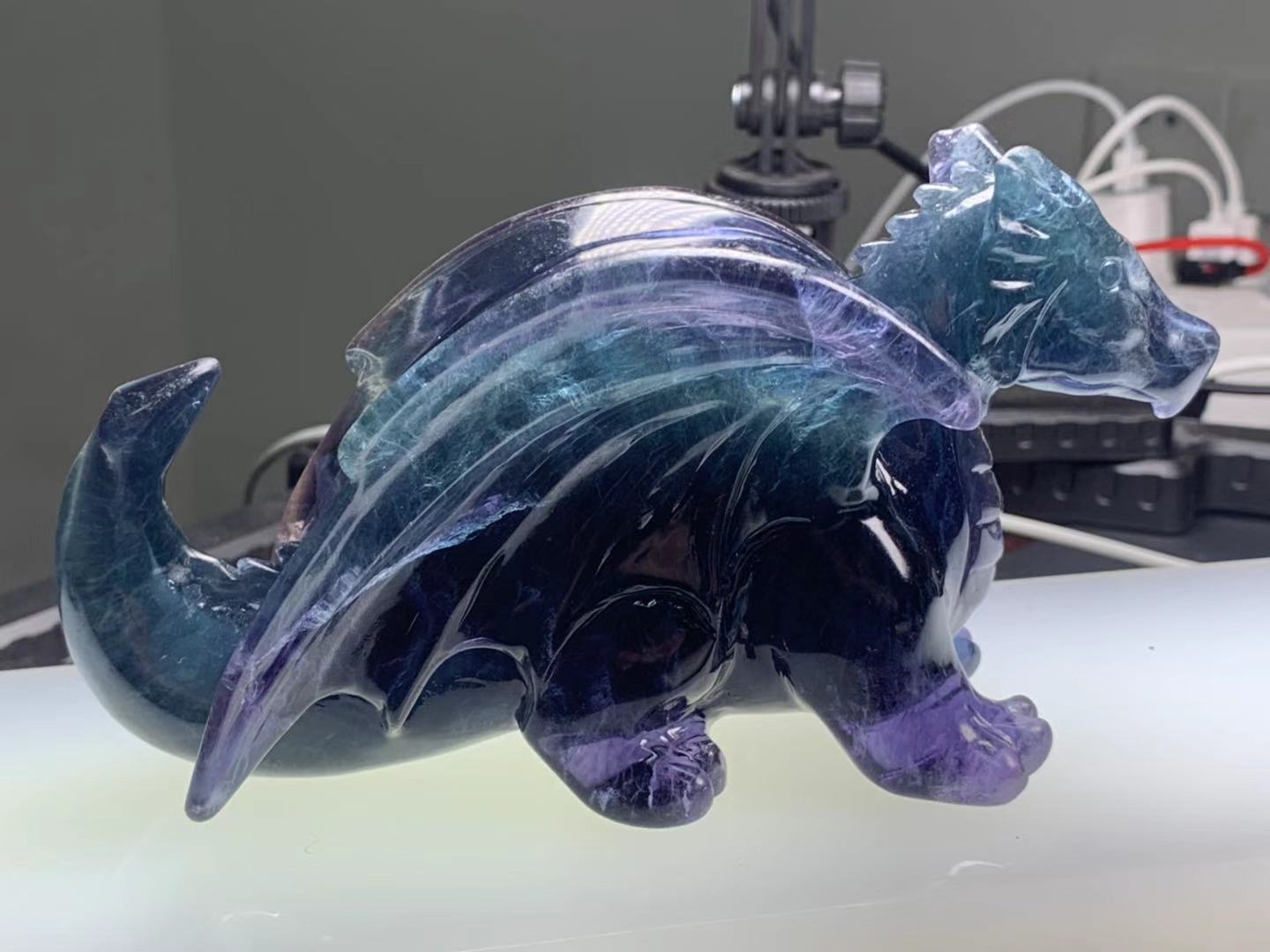 Vibrante XL Dragón de Cristal de Fluorita Púrpura - Dragón de Cristal, Talla de Dragón, Criatura Mítica