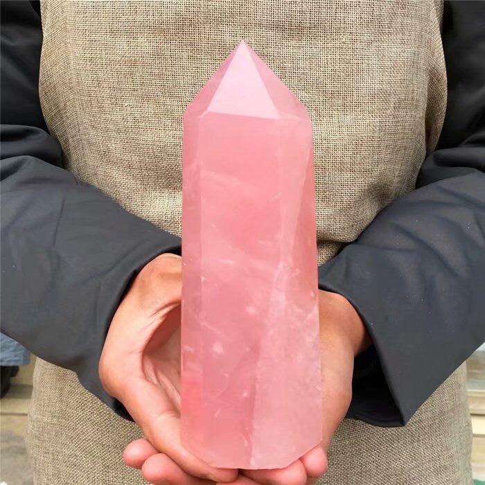 Obelisco de cuarzo rosa