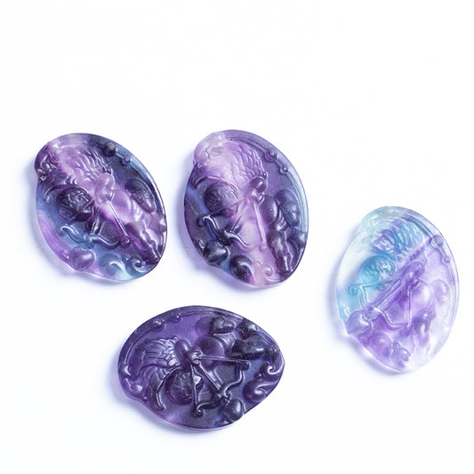 Venta al por mayor de cristal de fluorita Natural tallado, colgante de cristal de Cupido de fluorita arcoíris para regalo