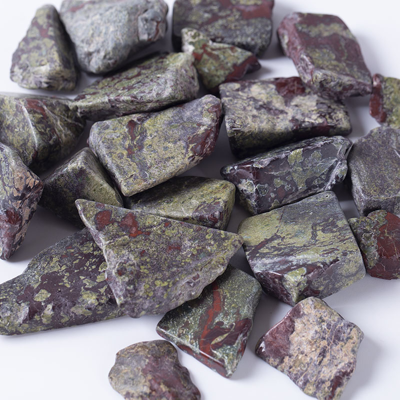 Planeta de sangre de piedras preciosas naturales de calidad