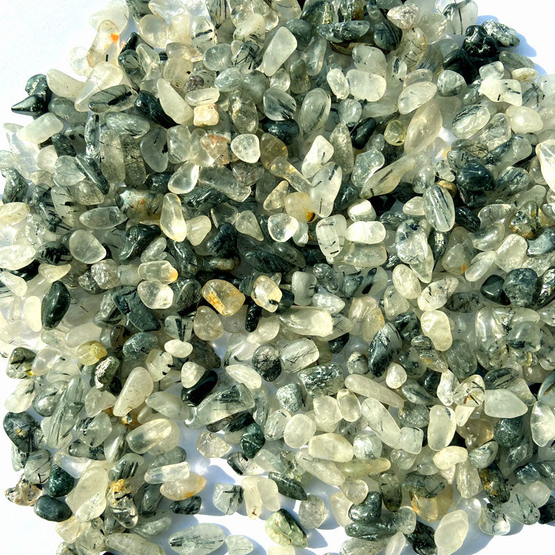 Grava de cristal de aceite rodante de cuarzo de pelo negro