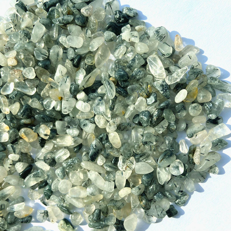 Grava de cristal de aceite rodante de cuarzo de pelo negro