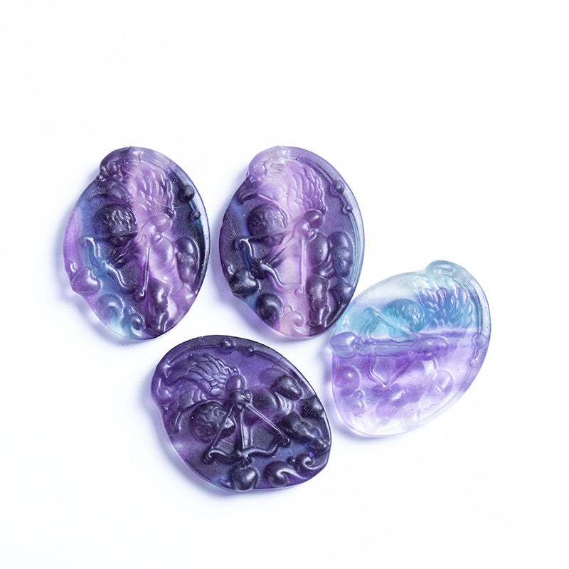 Venta al por mayor de cristal de fluorita Natural tallado, colgante de cristal de Cupido de fluorita arcoíris para regalo