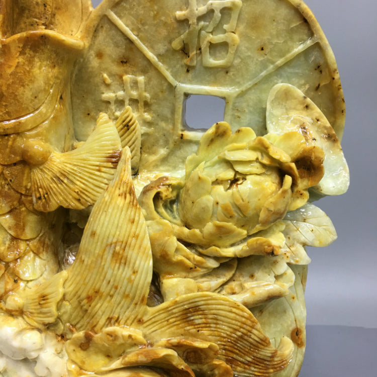 Oriental natural jade ornaments hand carved Liaoning Xiuyan Zhaocai living room office clothes