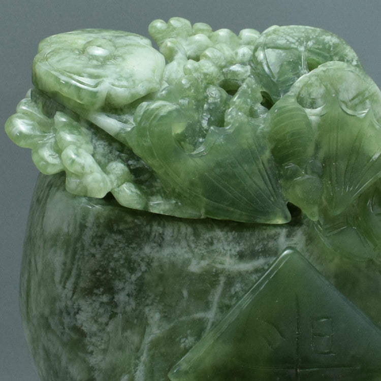 Oriental jade ornaments natural Liaoning Xiuyan Jade daily fighting gold carving boutique porch Feng Shui fortune jade