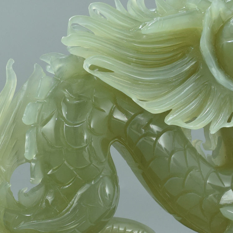 Oriental natural jade ornaments are good gifts for the feng shui office of the Dragon porch of the Chinese zodiac