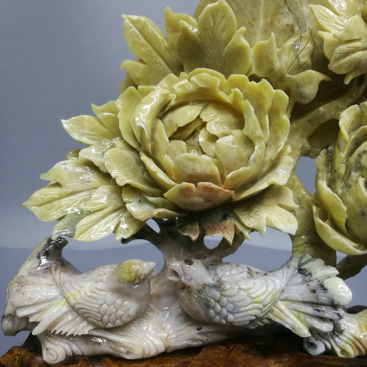 Oriental natural jade ornaments hand carved Liaoning Xiuyan Zhaocai living room office clothes