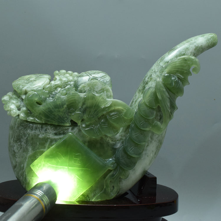 Oriental jade ornaments natural Liaoning Xiuyan Jade daily fighting gold carving boutique porch Feng Shui fortune jade