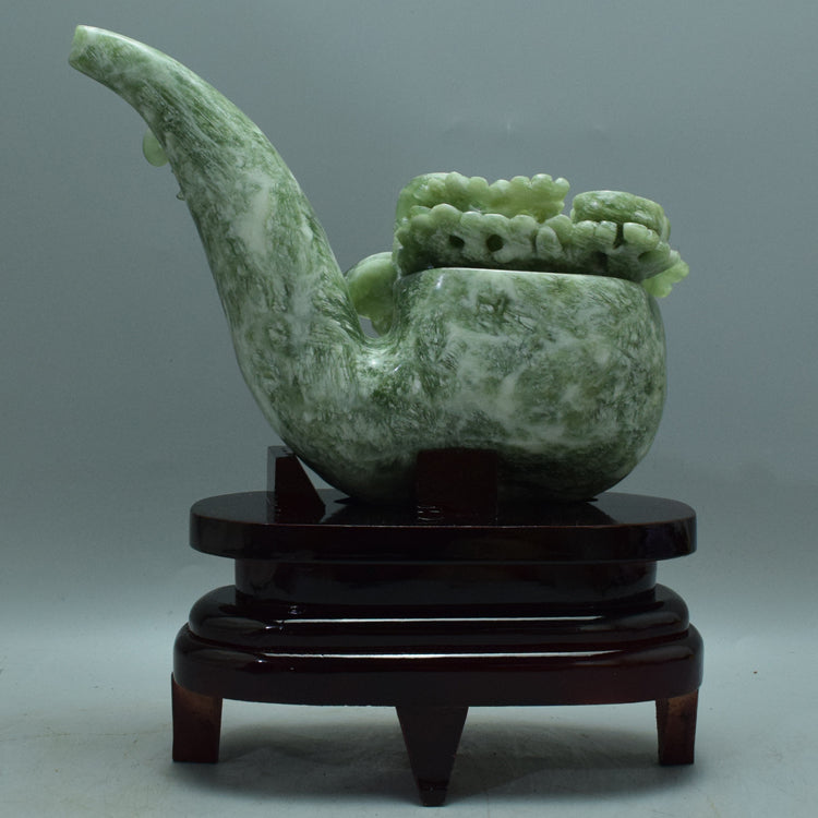 Oriental jade ornaments natural Liaoning Xiuyan Jade daily fighting gold carving boutique porch Feng Shui fortune jade