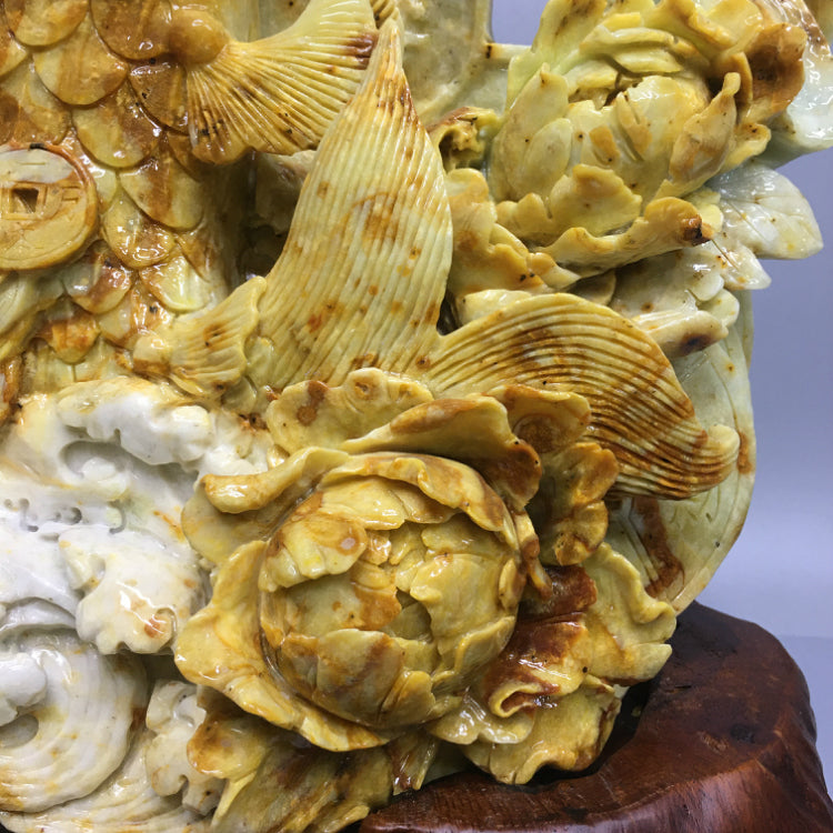 Oriental natural jade ornaments hand carved Liaoning Xiuyan Zhaocai living room office clothes