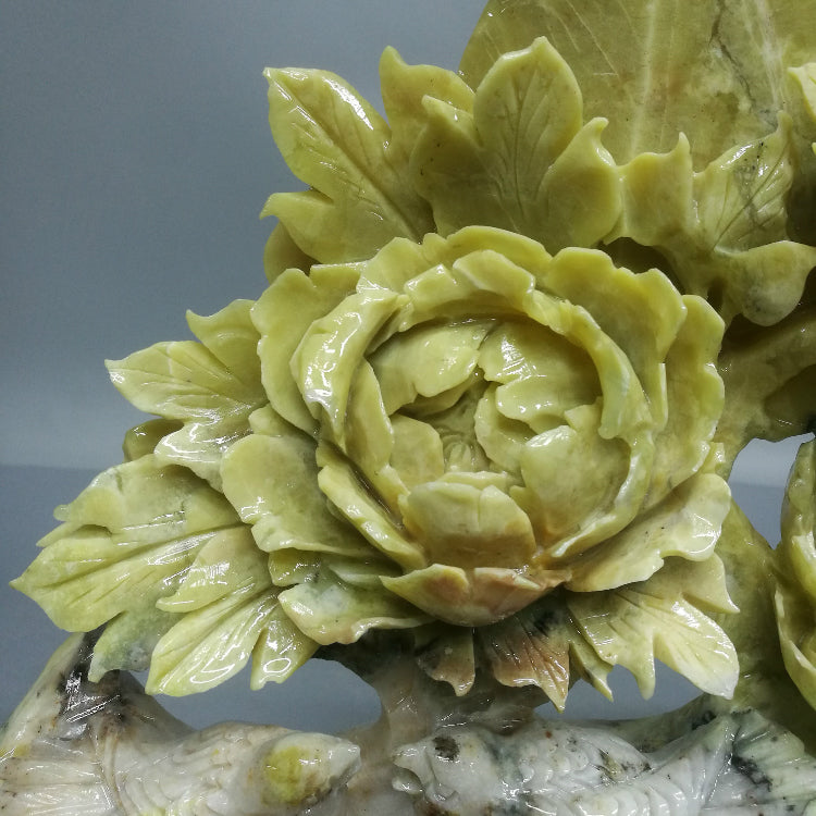 Oriental natural jade ornaments hand carved Liaoning Xiuyan Zhaocai living room office clothes