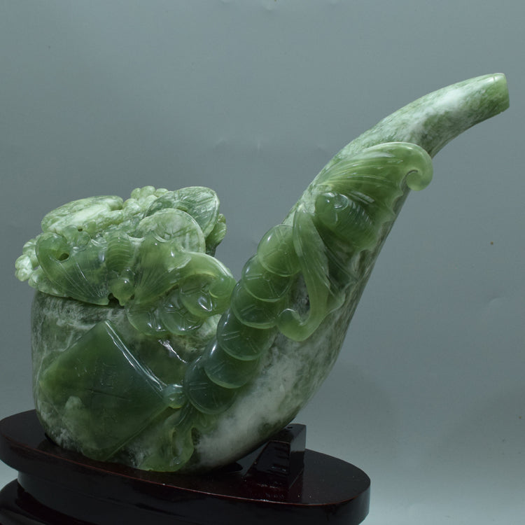 Oriental jade ornaments natural Liaoning Xiuyan Jade daily fighting gold carving boutique porch Feng Shui fortune jade