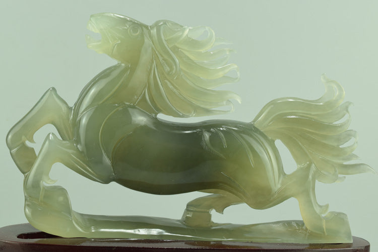 Oriental jade ornaments natural Liaoning Xiuyan Jade Jade Horse ornaments Xiuyu ink painting is a success