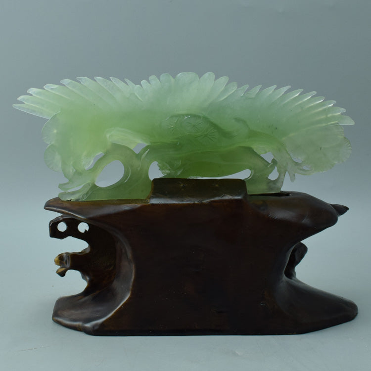 Oriental jade ornaments natural boutique Liaoning Xiuyan Jade Eagle carving jewelry original stone porch Feng Shui craft jade