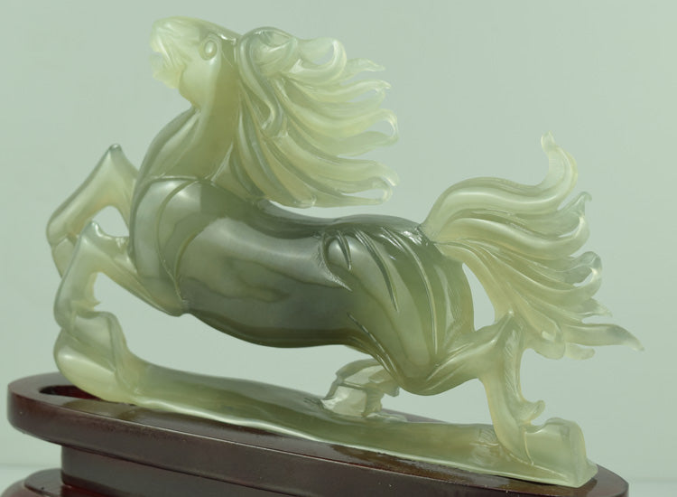 Oriental jade ornaments natural Liaoning Xiuyan Jade Jade Horse ornaments Xiuyu ink painting is a success