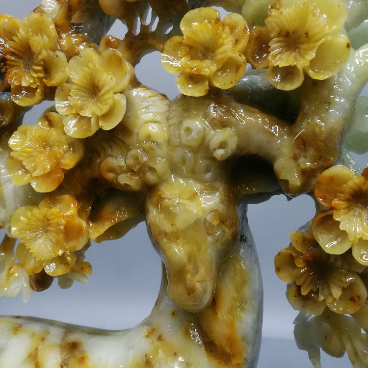 Oriental natural Xiuyu Sika Deer ornaments, hand carved, Liaoning Xiuyan Zhaocai living room office clothes