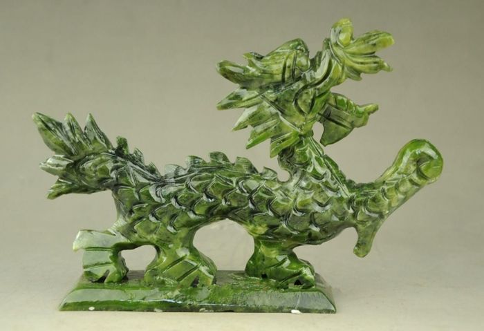 1pc  100% Exquisite natural jade Handmade hand-carved dragon statues Crystal