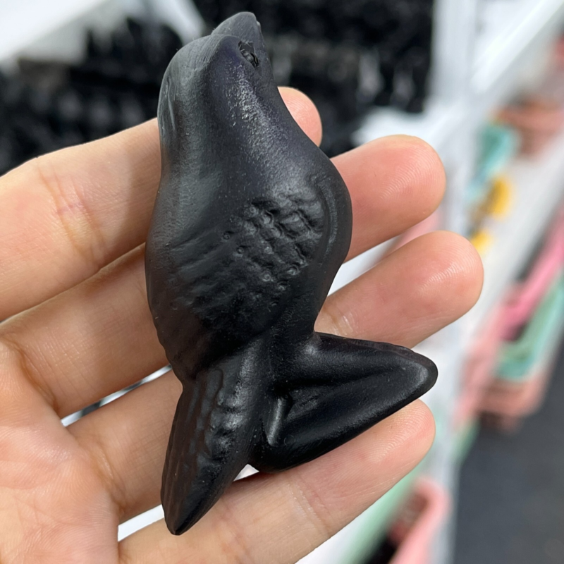 1pc Natural obsidian bird carved quartz crystal skull animal random gift  2”