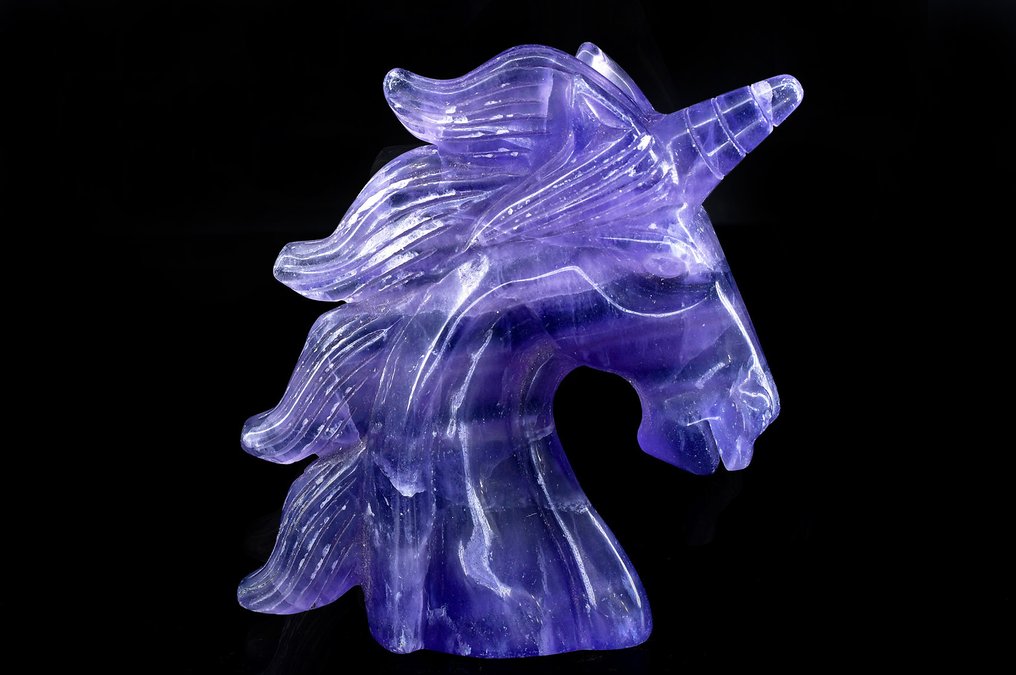 High quality purple and blue Fluorite unicorn - Height: 10.9 cm - Width: 9.9 cm- 390 g